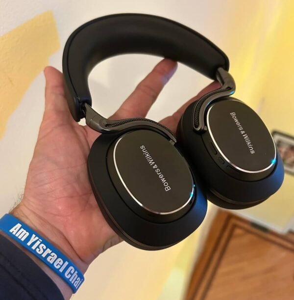 Bowers & Wilkins Px8 S2 全面評測：無線音質領先、降噪穩健，值不值比 Px7 S3 多350美元？