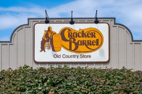 Crcker Brrel Outrge 是 lmost Cert在ly Driven 由 Bots, Reserchers Sy