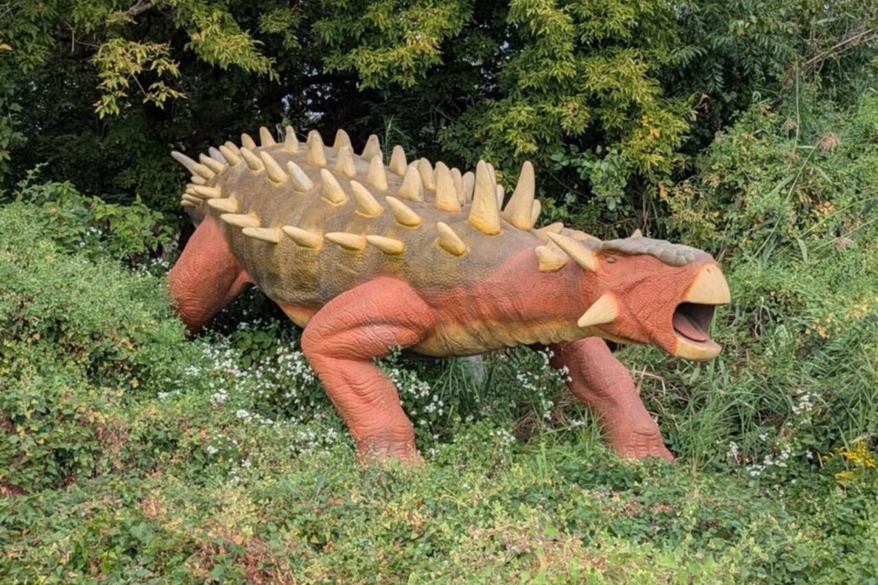 關園清倉掀熱議：新澤西主題樂園將仿生恐龍上架二手平台