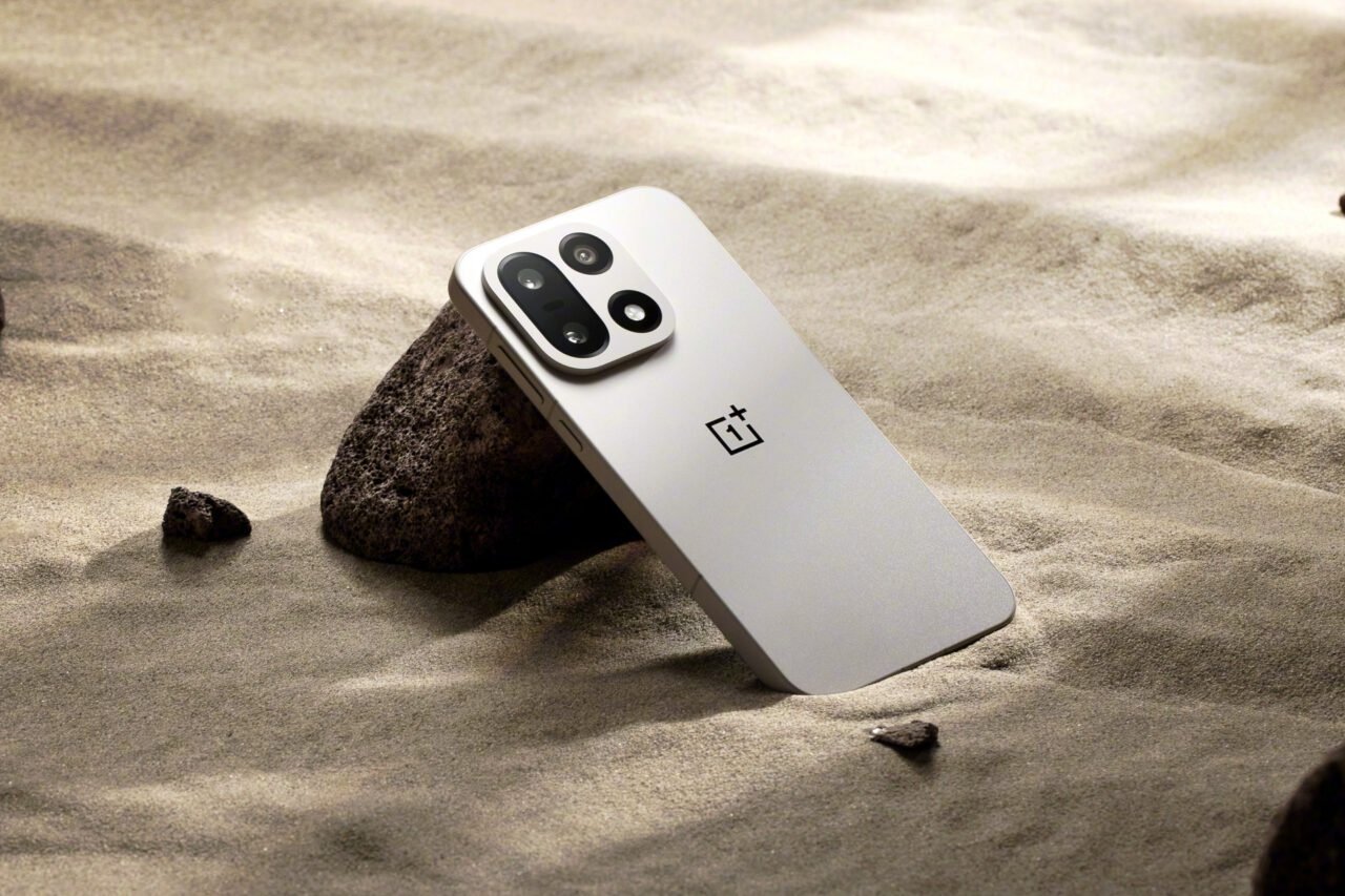 安卓旗艦迎頭趕上:一加 15 或成首款全面挑戰 iPhone 17 Pro 的手機