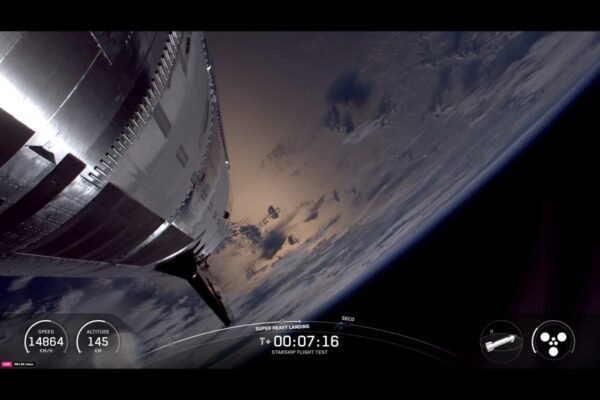 SpceX Wts 到 Fly Its Gigtic Strship Directly Over Fl或id