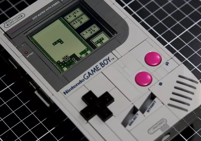 Modder turns Lego Game Boy into a fully working console - In-Depth Review and Practical Guide