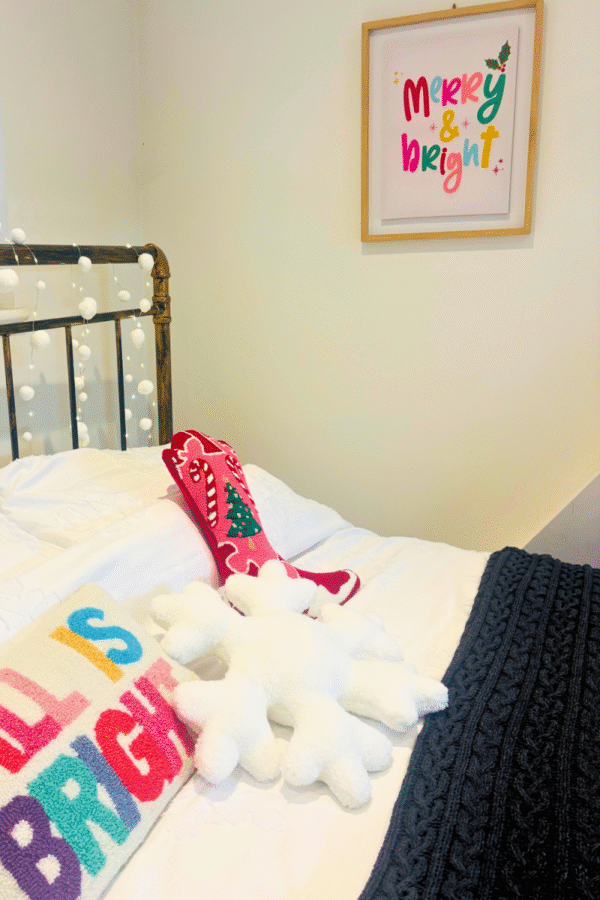 Minimalist Christmas Decor Ideas with Colour Pops: A Fresh Take on Clean Holiday Styling