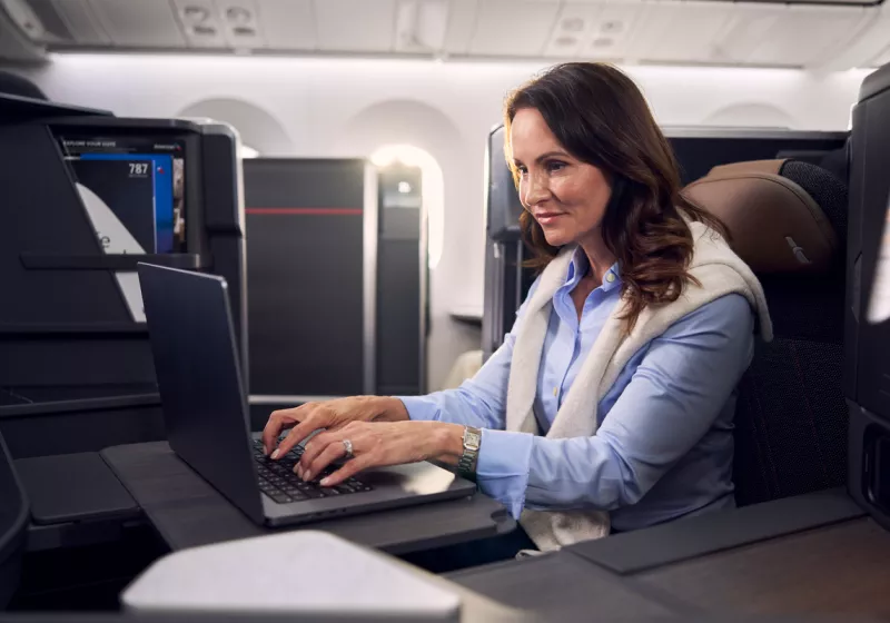 American Airlines Partners with AT&T to Offer Free In-Flight Wi-Fi Across All Flights