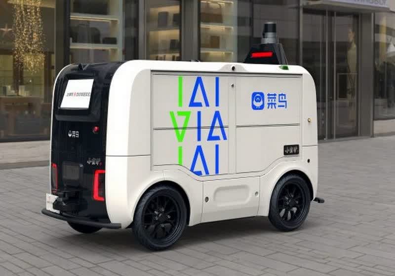 Hilarious Viral Video Shows Driverless Delivery Vans Causing Chaos on Chinese Streets
