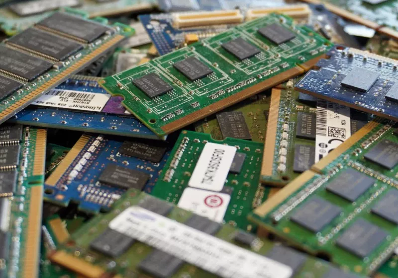 Laptop Makers Have About a Year of Memory Stock to Ride Out the RAM Crunch, Intel Says