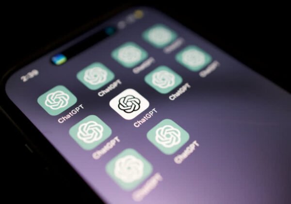 Global App Spending Surpasses Mobile Games for First Time as AI Assistants Drive Growth