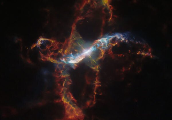 Hubble Space Telescope Reveals Why Some Stars Refuse to Grow Old