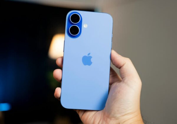 Apple iPhone Dominates 2025 Top-Selling Smartphone Lineup, With Seven of the Top 10 Slots