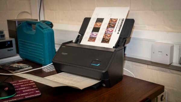 高效整理力：Ricoh ScanSnap iX2400 桌上型傳真掃描機實測與評析