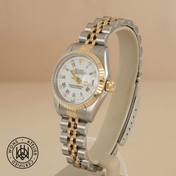 How to Buy a Preowned Ladies’ Rolex While Managing Your Family Finances