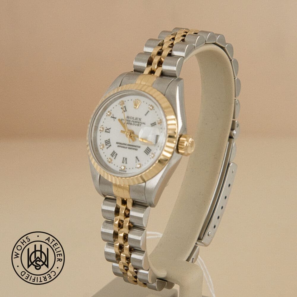 How to Buy a Preowned Ladies’ Rolex While Managing Your Family Finances