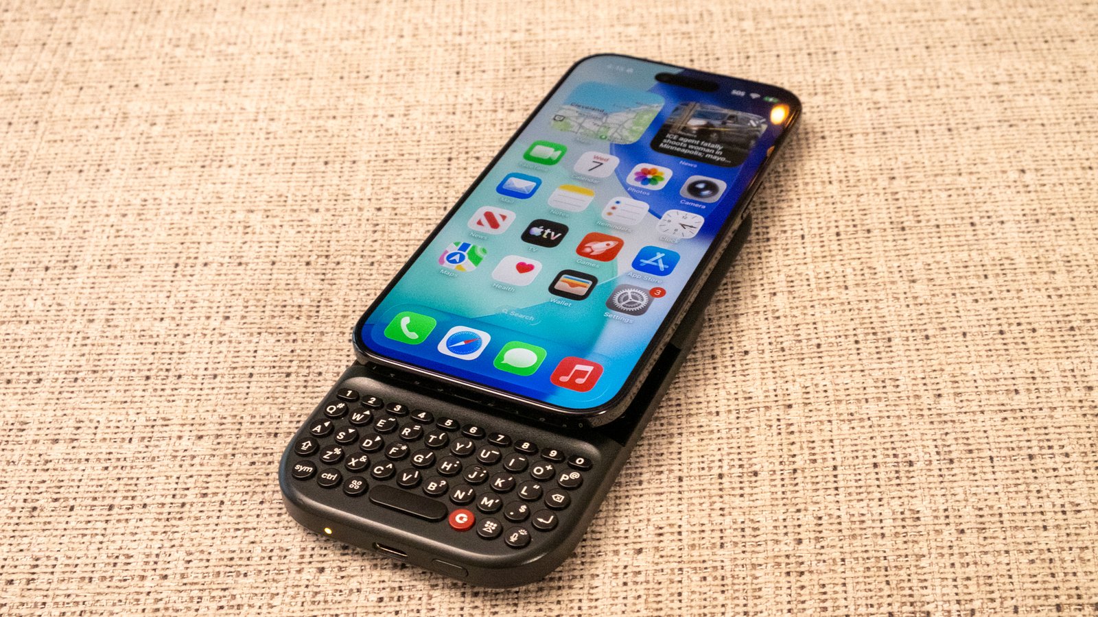 Clicks 創辦人揭示迷你通訊手機的定位與未來走向