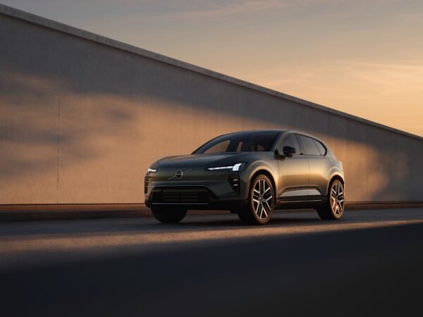 沃爾沃 EX60 越野型電動SUV詳覽：400英里長續航、670匹馬力與 Google Gemini 機載智慧