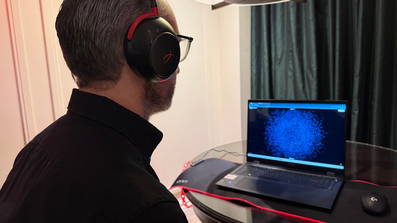 HyperX 與腦波掃描公司 Neurable 攜手開發遊戲裝備:以「抑制偏 tilt」與「良好習慣、避免糟糕習慣」為核心訴求