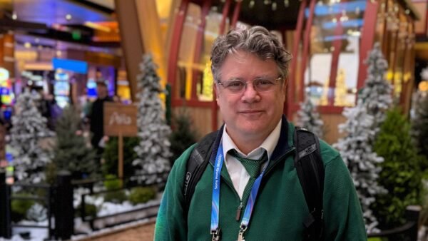 在人工智能潮流中守護人性的戰線：山姆·阿斯汀談對抗AI演員的現實與挑戰