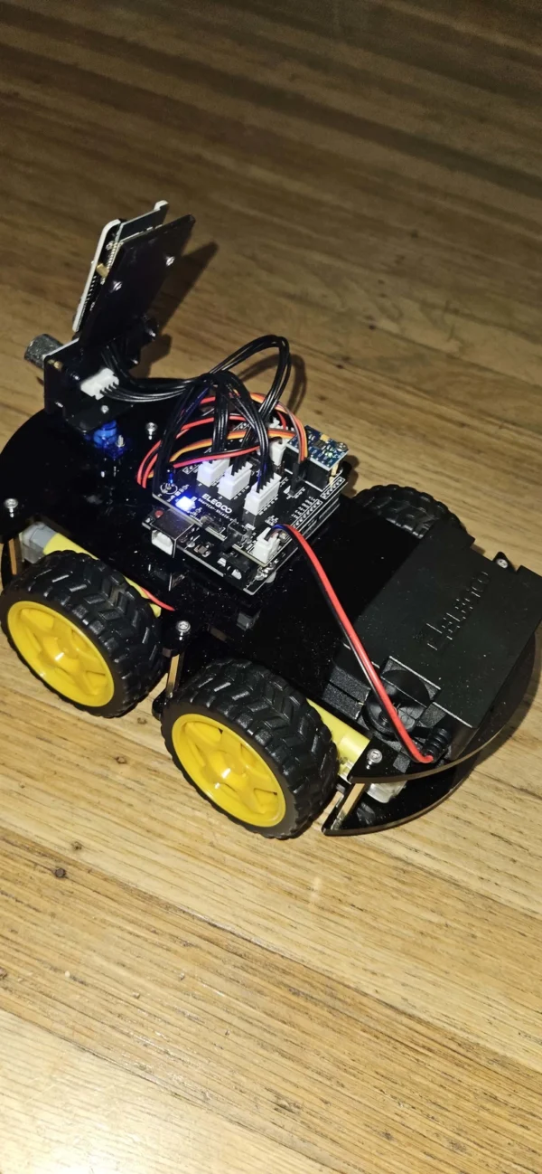 給我的機器人增添性格：以 ESP32 與 Arduino Modulino 感測與互動實作