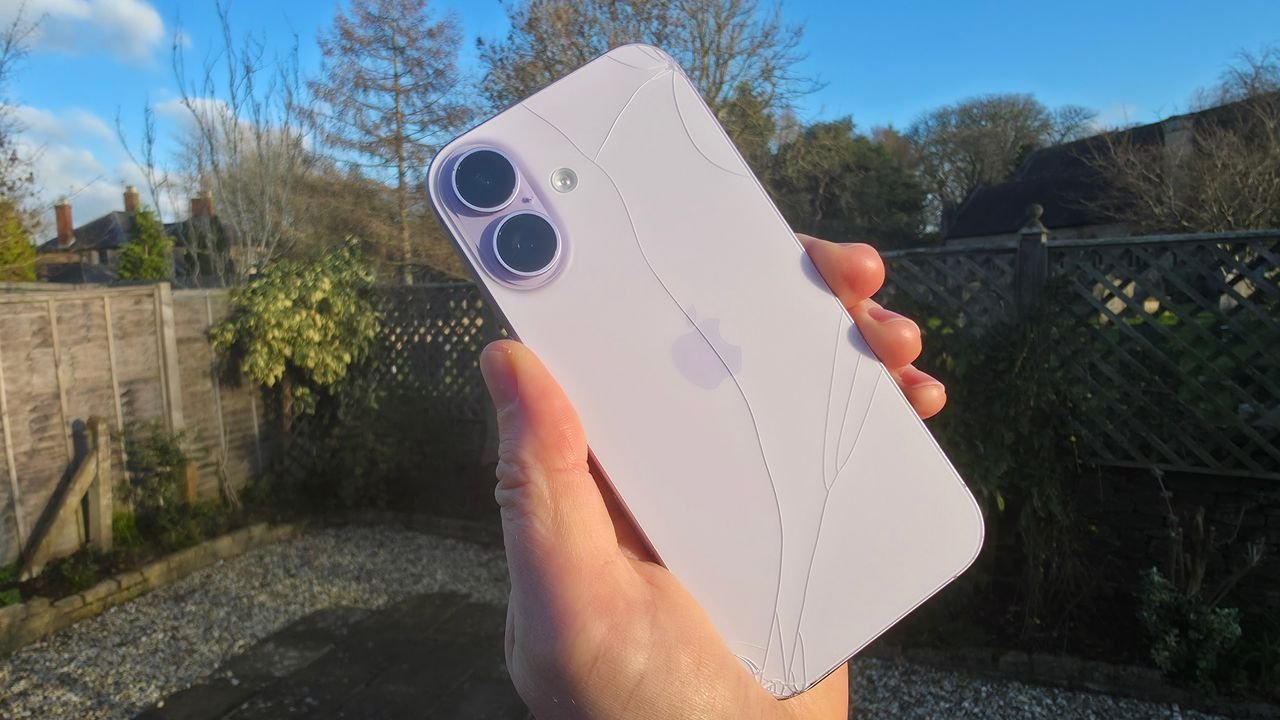 當年柴變回不如鋼鐵？苹果放棄鈦合金後的取捨與影響