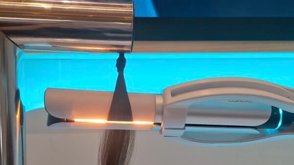 麗麗奢新紀元：激光紅外技術革新讓髮直機以低溫實現高效直髮