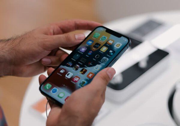 Apple set to unveil new iPhone, MacBooks, iPads at March 4 event – In-Depth Review and Practical …