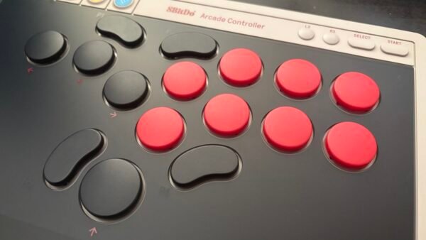 經驗超過十年的格鬥遊戲玩家推薦：當標準搖桿無法滿足時的五款必入格鬥專用搖桿