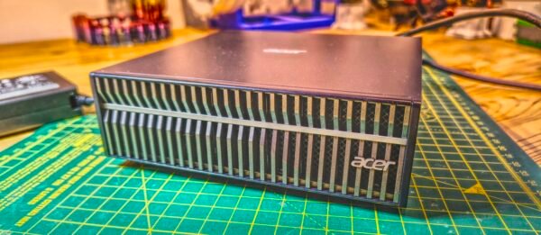 亞瑟剛 Veriton GN100 AI 微型工作站：以同樣的 Nvidia Grace Blackwell 基礎打造的AI 開發新系統