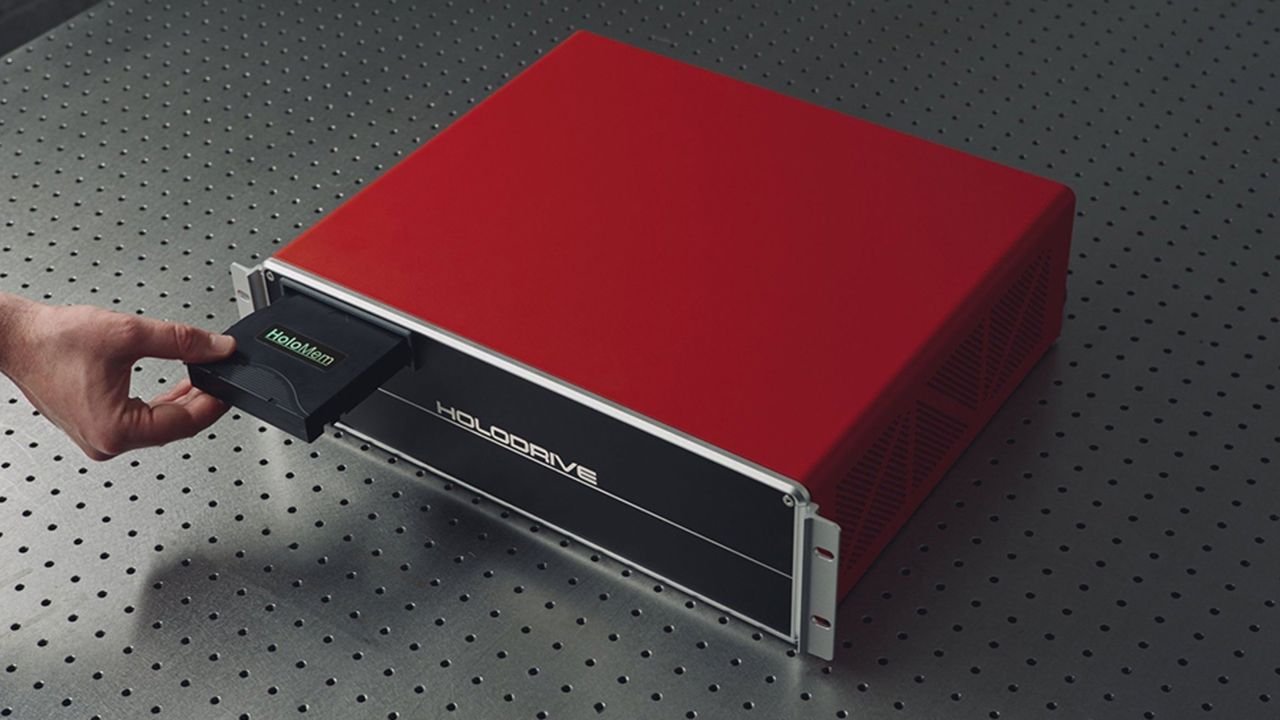 全新全息磁帶距離大眾市場更近一步：在 LTO 磁帶庫的實機試驗驗證