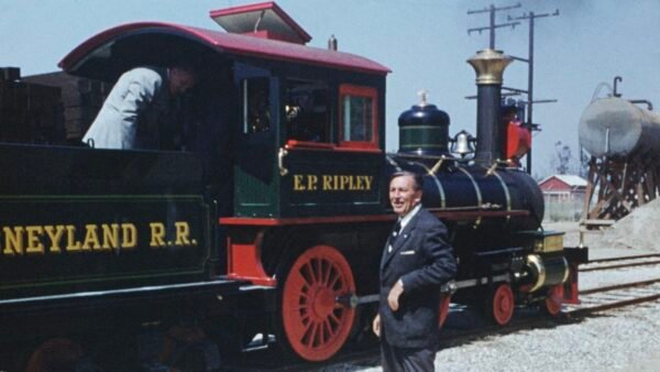 描繪迪士尼樂園手作的魅力：揭開首座迪士尼樂園的創建與意義