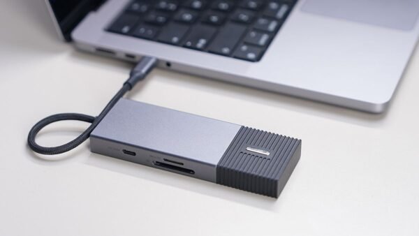 無線 HDMI 發射器結合 USB 集線器：為筆電、手機與遊戲主機打造的意外強力 docking