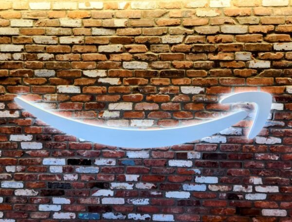 Amazon Earnings Preview: Wall Street Eyes Cloud Growth After Capex Surge and Job Cuts