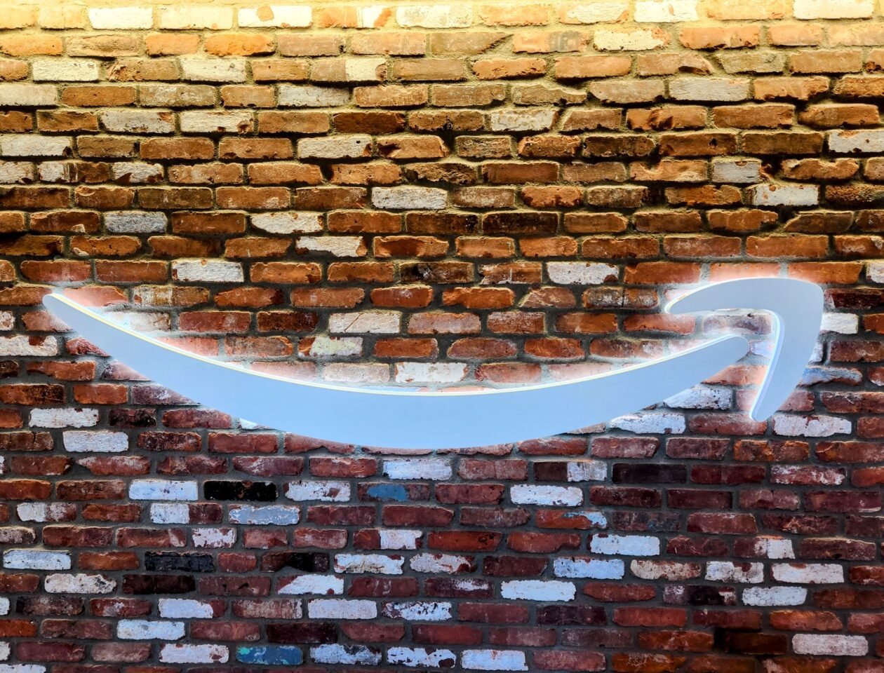 Amazon Earnings Preview: Wall Street Eyes Cloud Growth After Capex Surge and Job Cuts