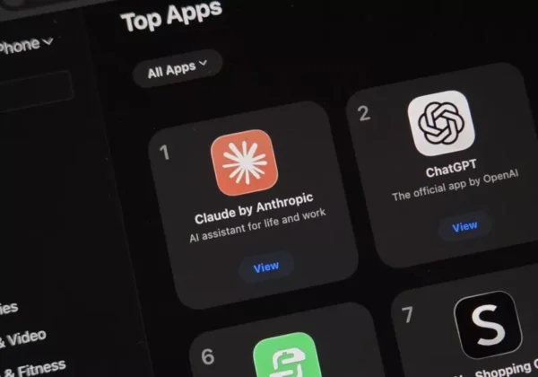 Claude Surges to the Top of iPhone Free Apps: The Pentagon Controversy Driving the Spike
