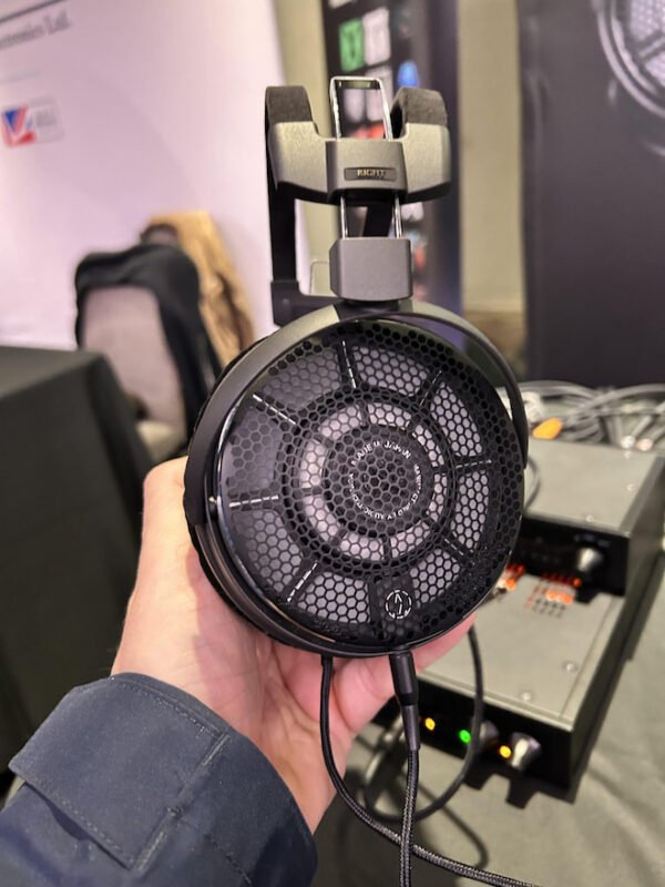 動圈旗艦輕量化卻自稱電極靜電感？Audio-Technica ATH-ADX7000現場評測