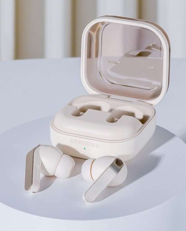 三星 Galaxy Buds4 系列新功能上線：AI 即時翻譯、主動降噪升級與 360 音效，但是否超越三星手機使用價值